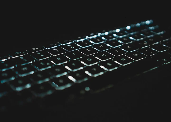 belicht toetsenbord in het donker